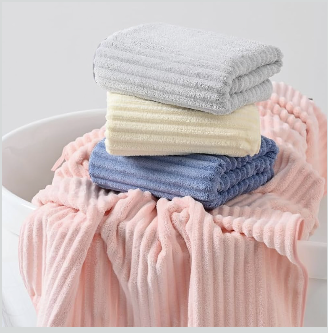 28X56 Inches Premium Bath Towel, Durable Microfiber Coral Velvet Highly Absorbent Towels - Multipurpose Use as Bathroom, Shower, Sports, Yoga Towel (Blue）