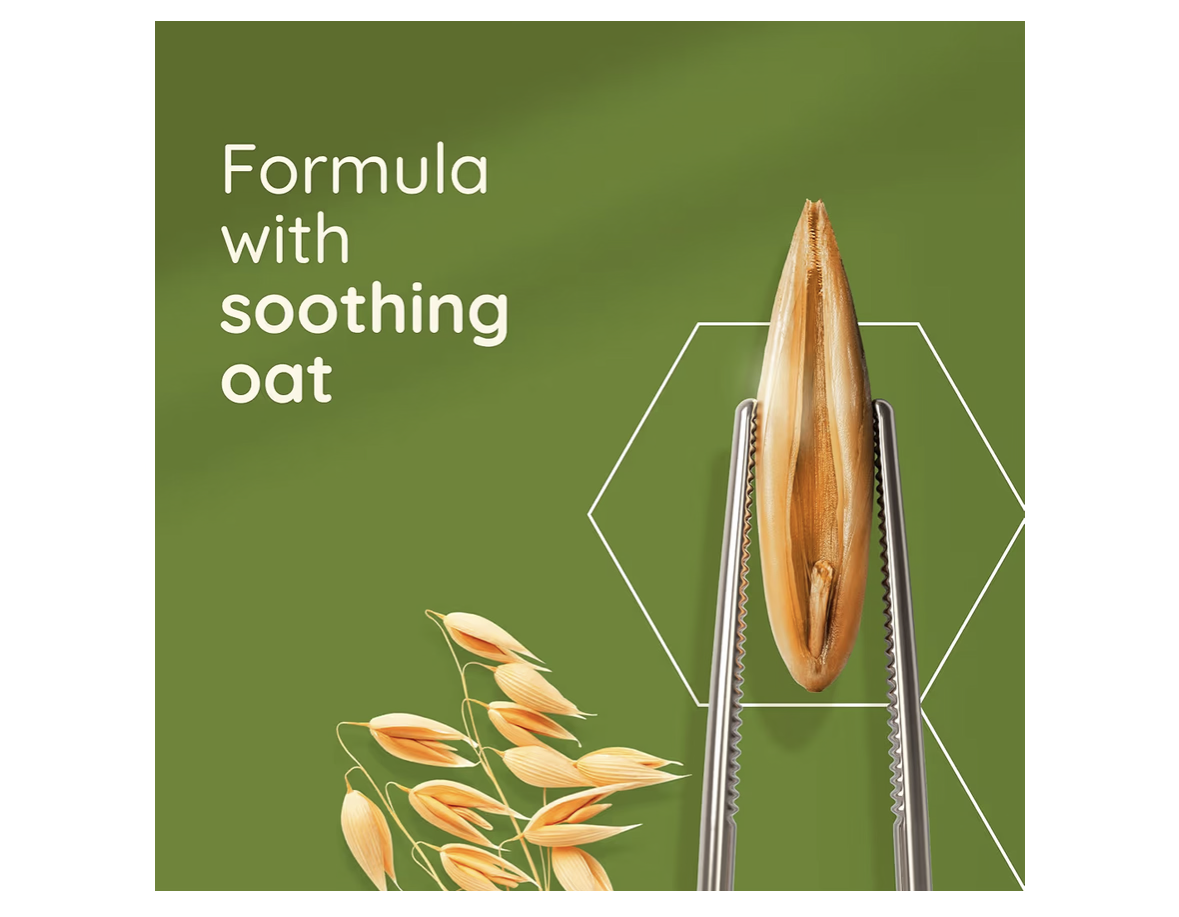 Aveeno Daily Moisturising Body Wash, With Soothing Oat, Suitable For Sensitive Skin, Gently Cleanses and Nourishes, Soap-Free, Lightly Scented, 500ml
