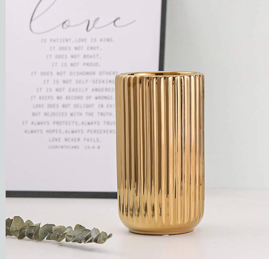 Ceramic Flower Vase, Vecolla Gold Flower Pot Small Aesthetic Ceramic Vase Decor for Artificial Flower Decor for Home Office Wedding Living Room Dining Table(Gold, M)